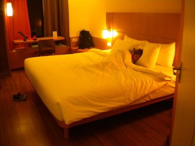 Un ENorMe Lit pour moi tout seul Wouahou!!! DSCN0971