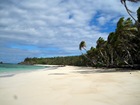 la beauté d'une plage sauvage une carte postale. la beauté d’une plage sauvage une carte postale.