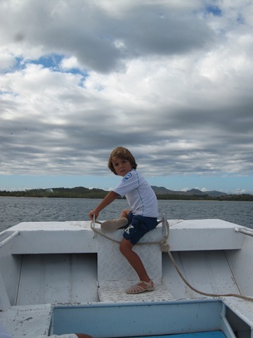 On termine notre périple en barque. On termine notre périple en barque.